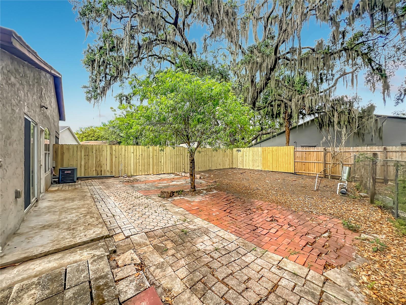 Image 30 of 43 For 2557 Riva Court