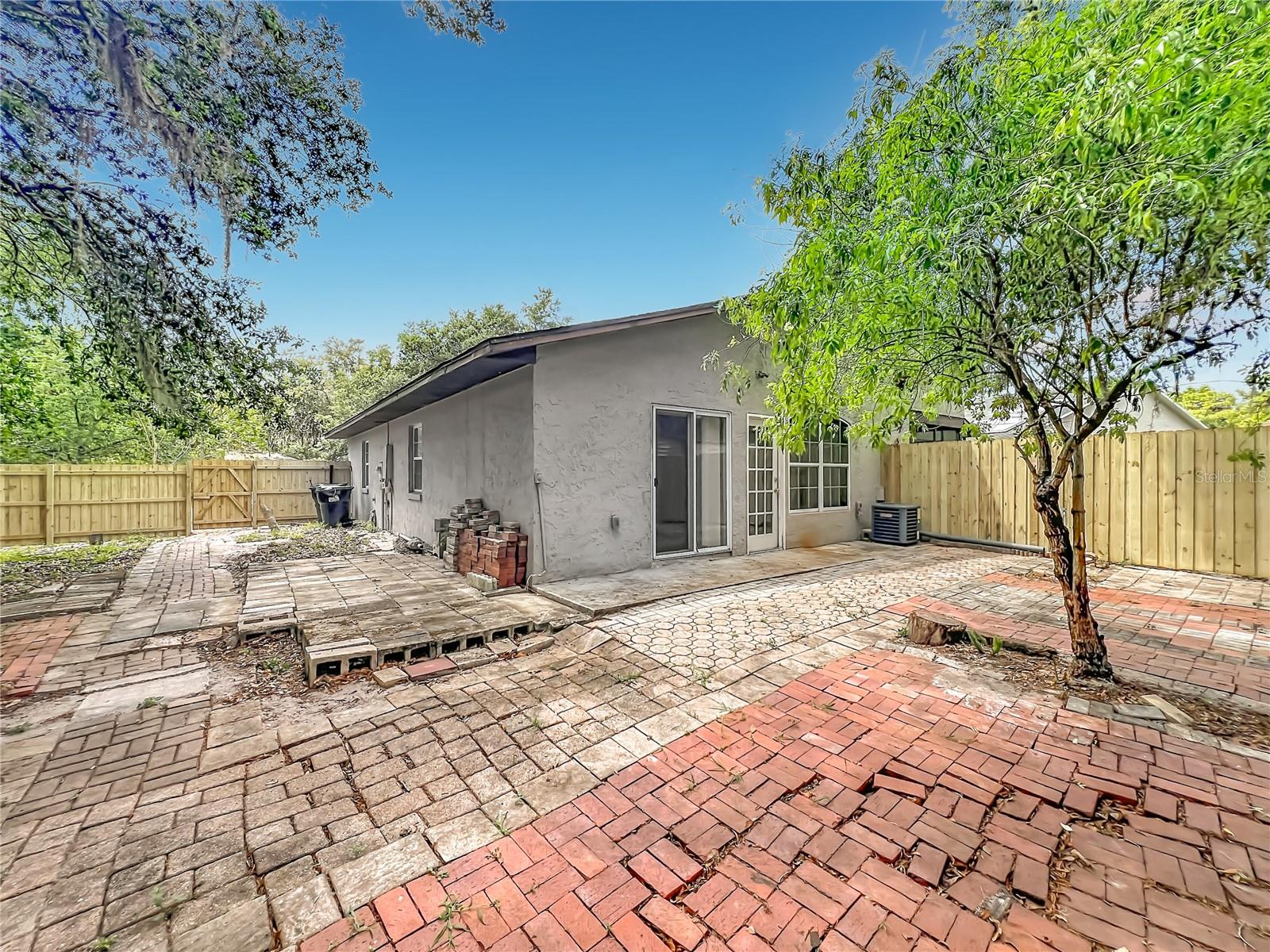 Image 31 of 43 For 2557 Riva Court