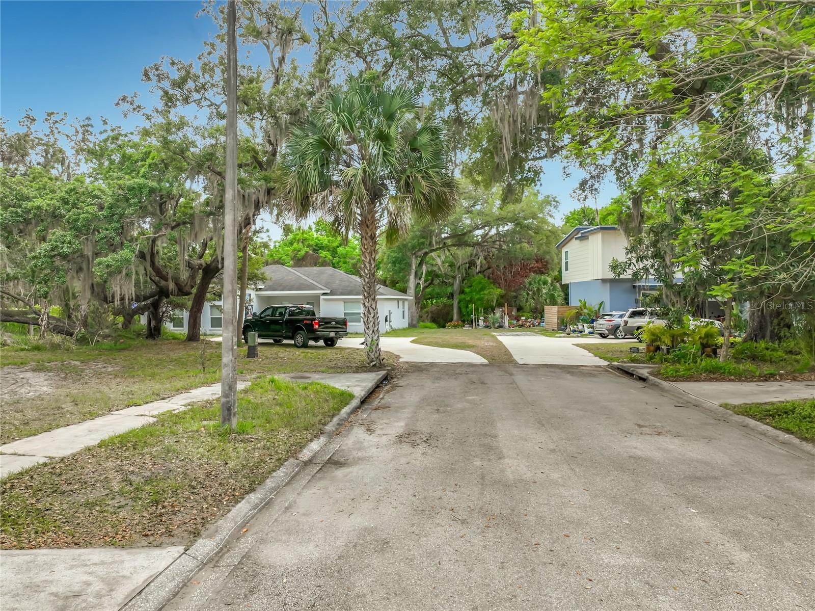 Image 37 of 43 For 2557 Riva Court