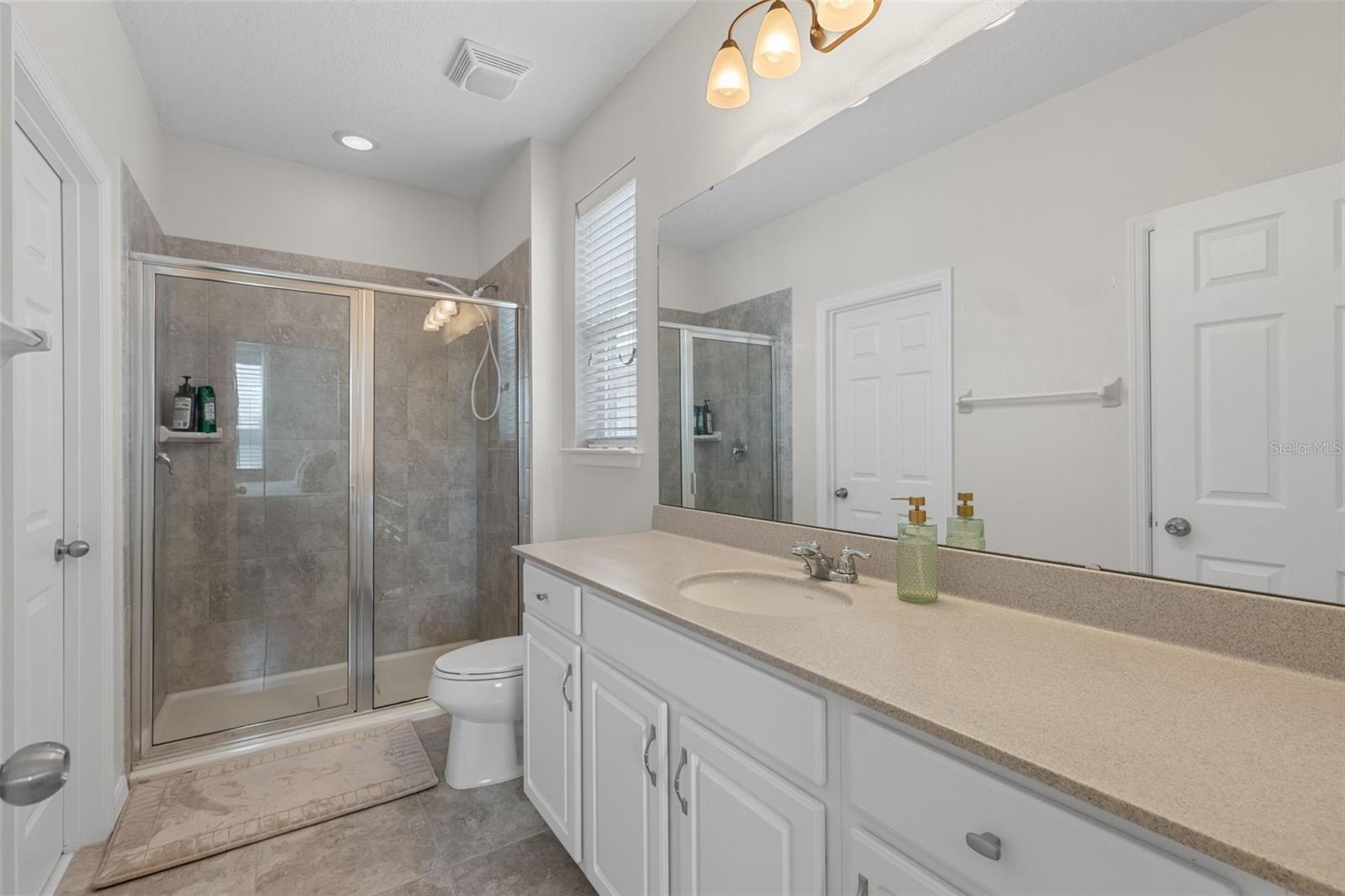 Image 21 of 32 For 2819 Stonegate Drive