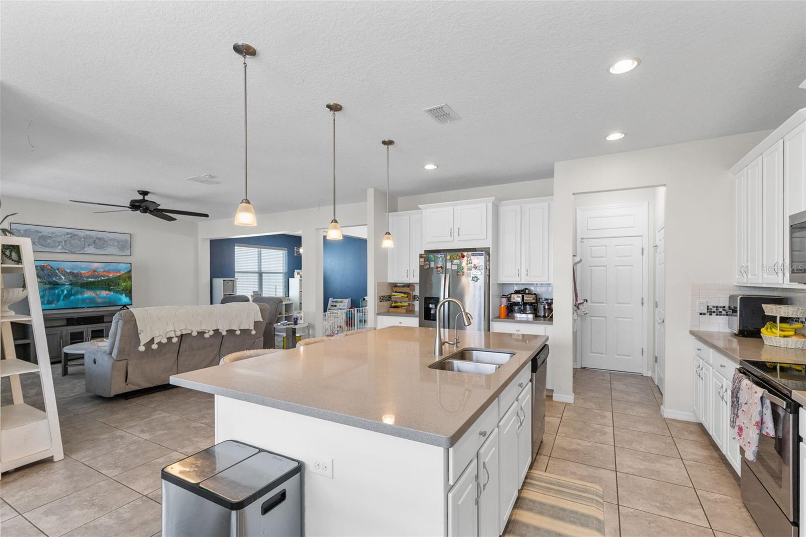 Image 7 of 32 For 2819 Stonegate Drive