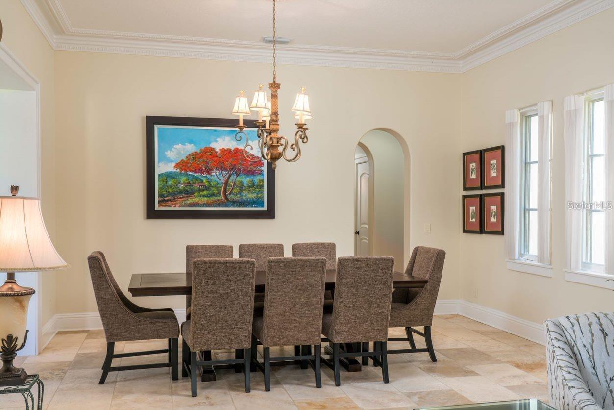 Image 10 of 45 For 713 Eastlawn Drive