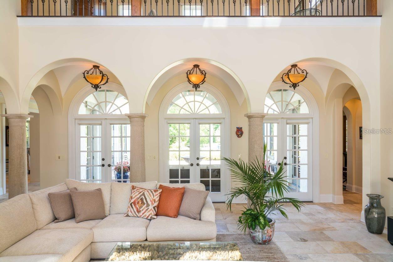 Image 12 of 45 For 713 Eastlawn Drive