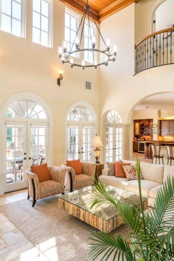 Image 15 of 45 For 713 Eastlawn Drive