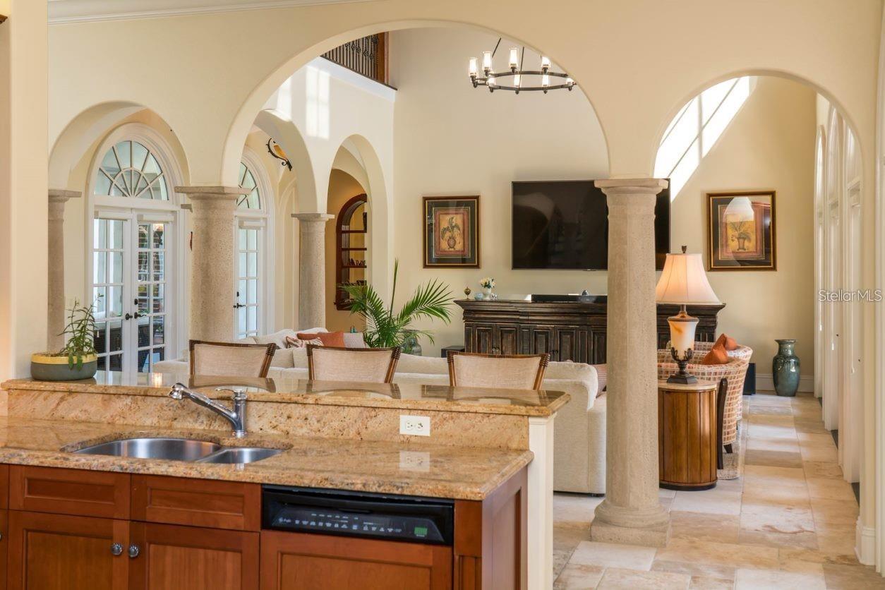 Image 17 of 45 For 713 Eastlawn Drive