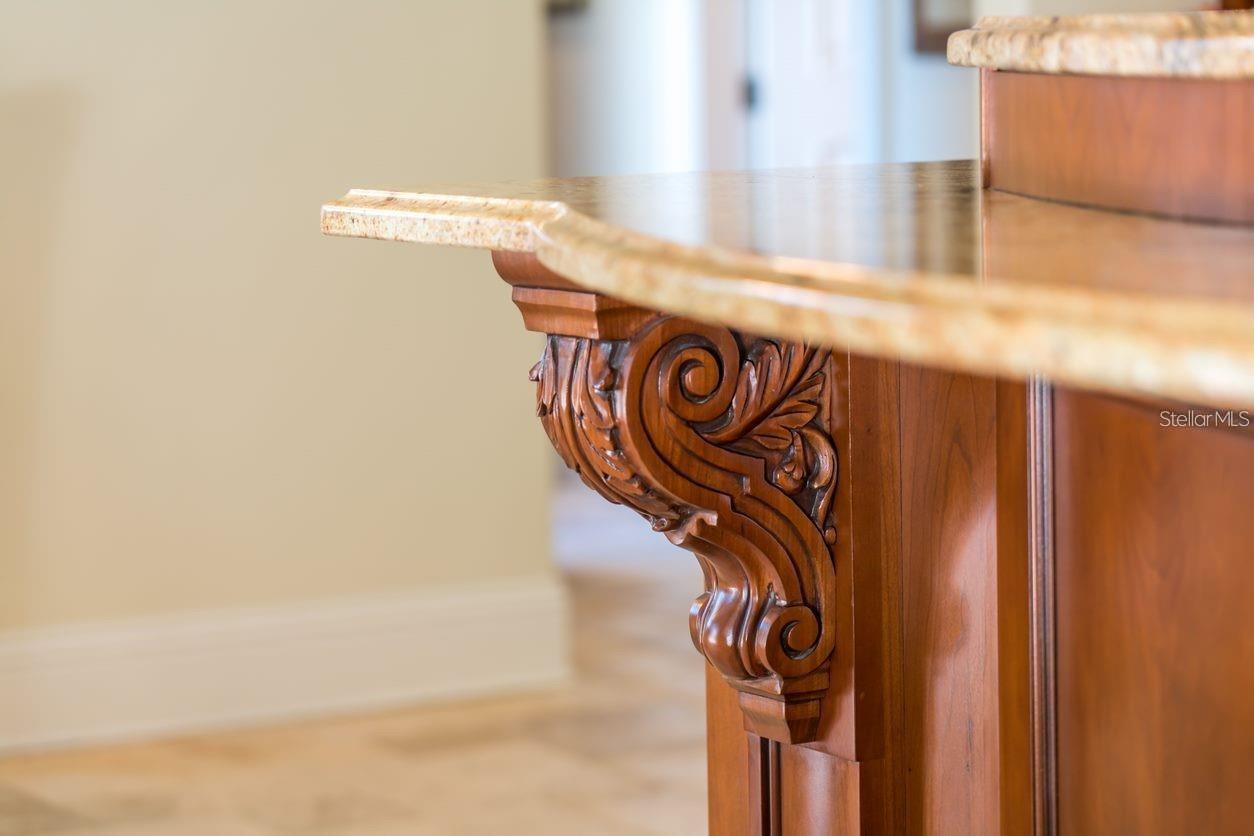 Image 19 of 45 For 713 Eastlawn Drive