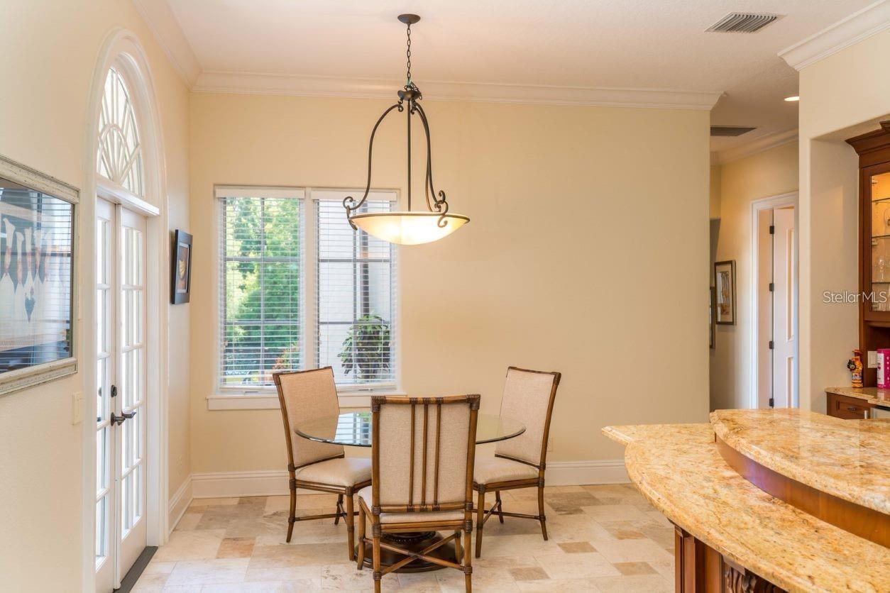 Image 22 of 45 For 713 Eastlawn Drive