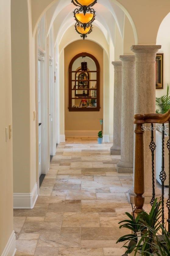 Image 24 of 45 For 713 Eastlawn Drive