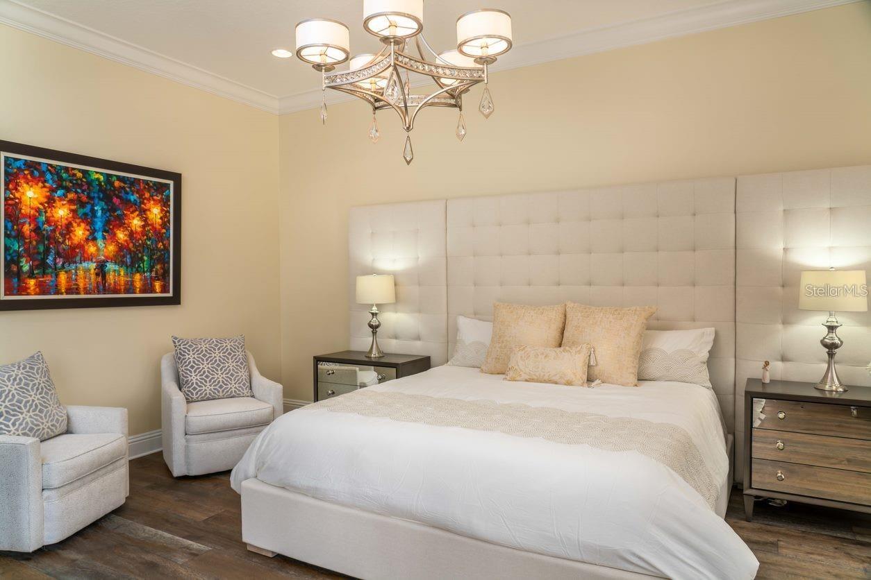 Image 26 of 45 For 713 Eastlawn Drive