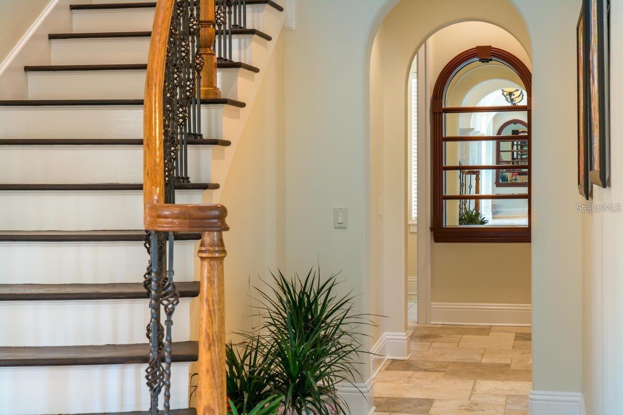 Image 34 of 45 For 713 Eastlawn Drive