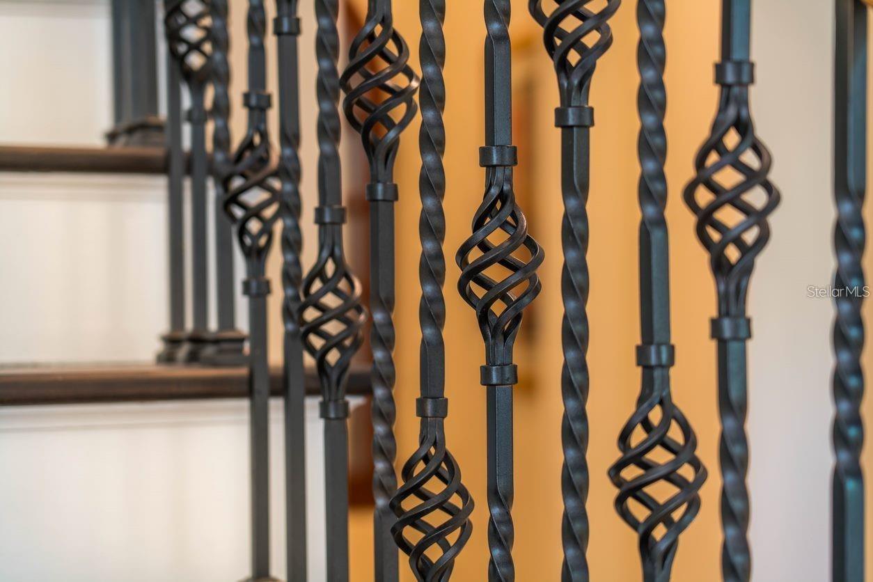 Image 35 of 45 For 713 Eastlawn Drive