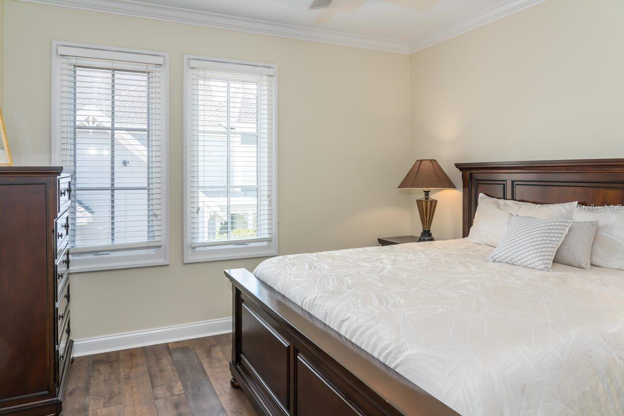 Image 39 of 45 For 713 Eastlawn Drive