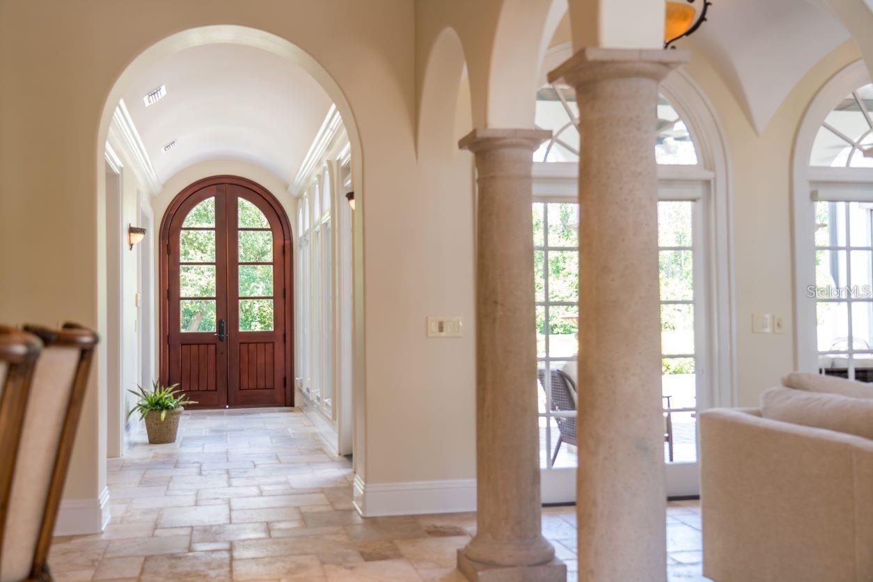 Image 7 of 45 For 713 Eastlawn Drive