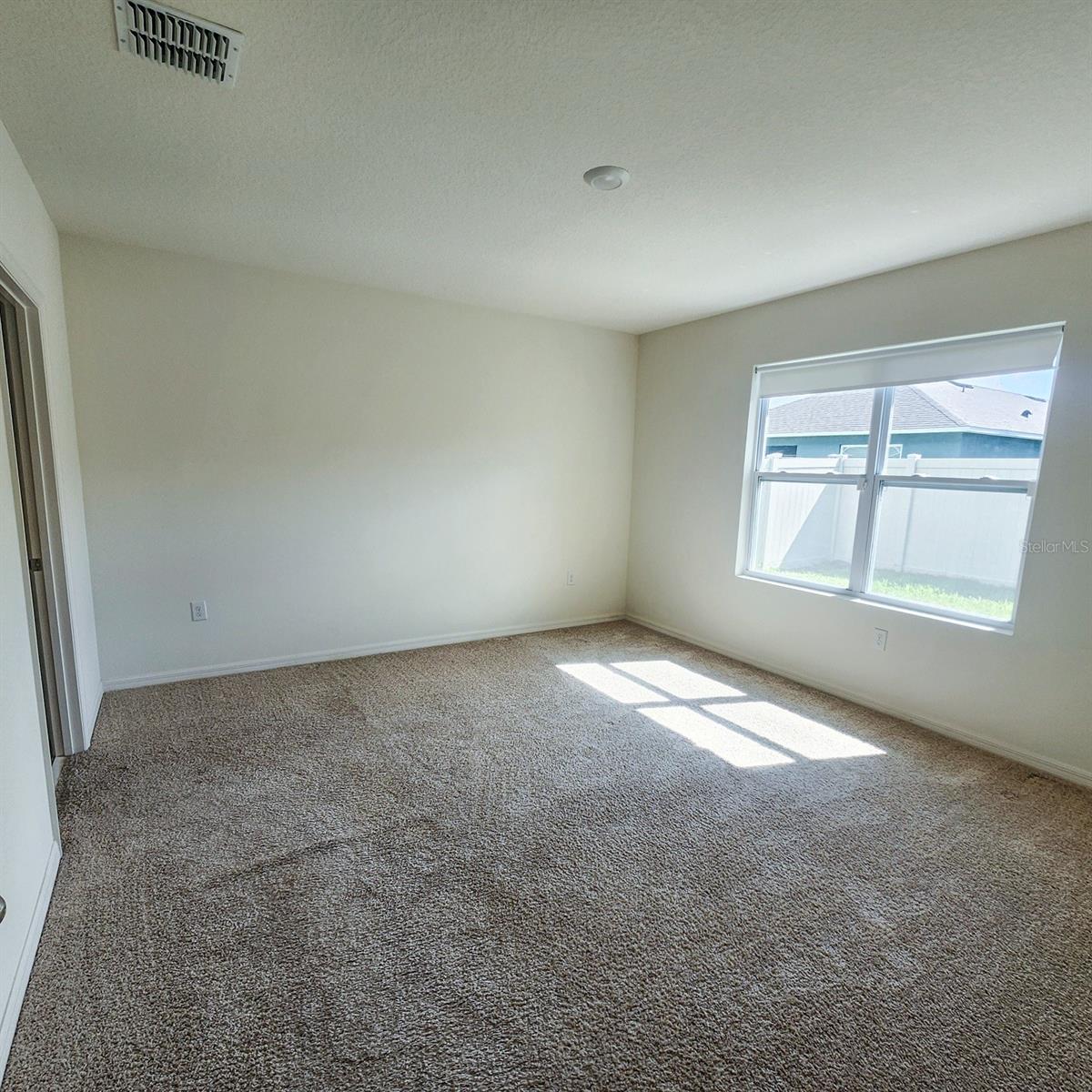 Image 14 of 22 For 864 Gunnison Drive