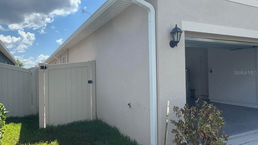 Image 4 of 22 For 864 Gunnison Drive