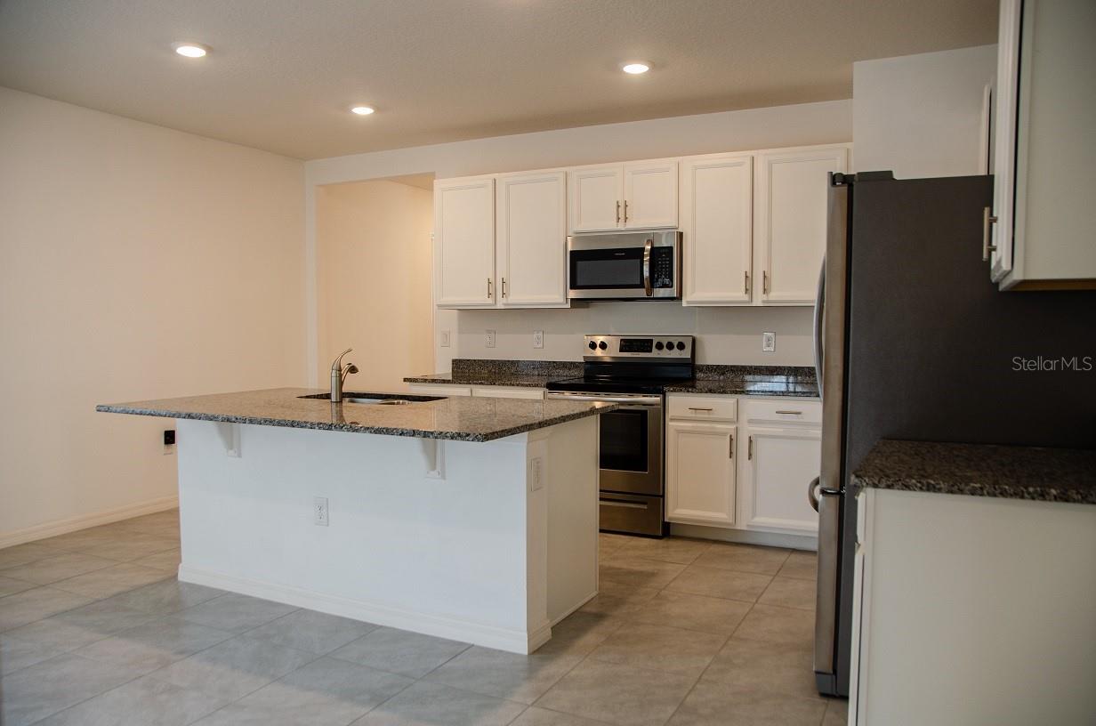 Image 7 of 22 For 864 Gunnison Drive