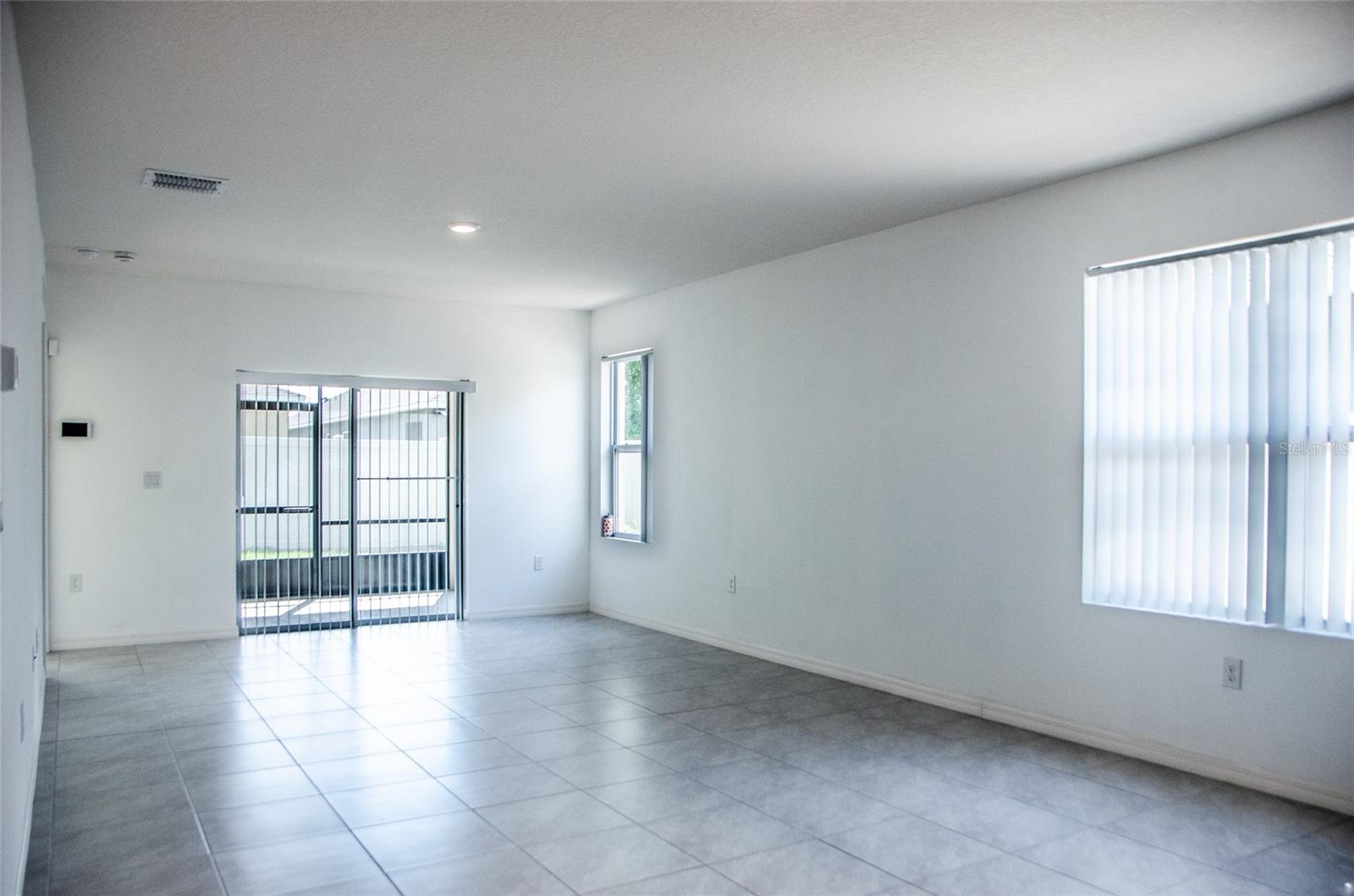 Image 8 of 22 For 864 Gunnison Drive