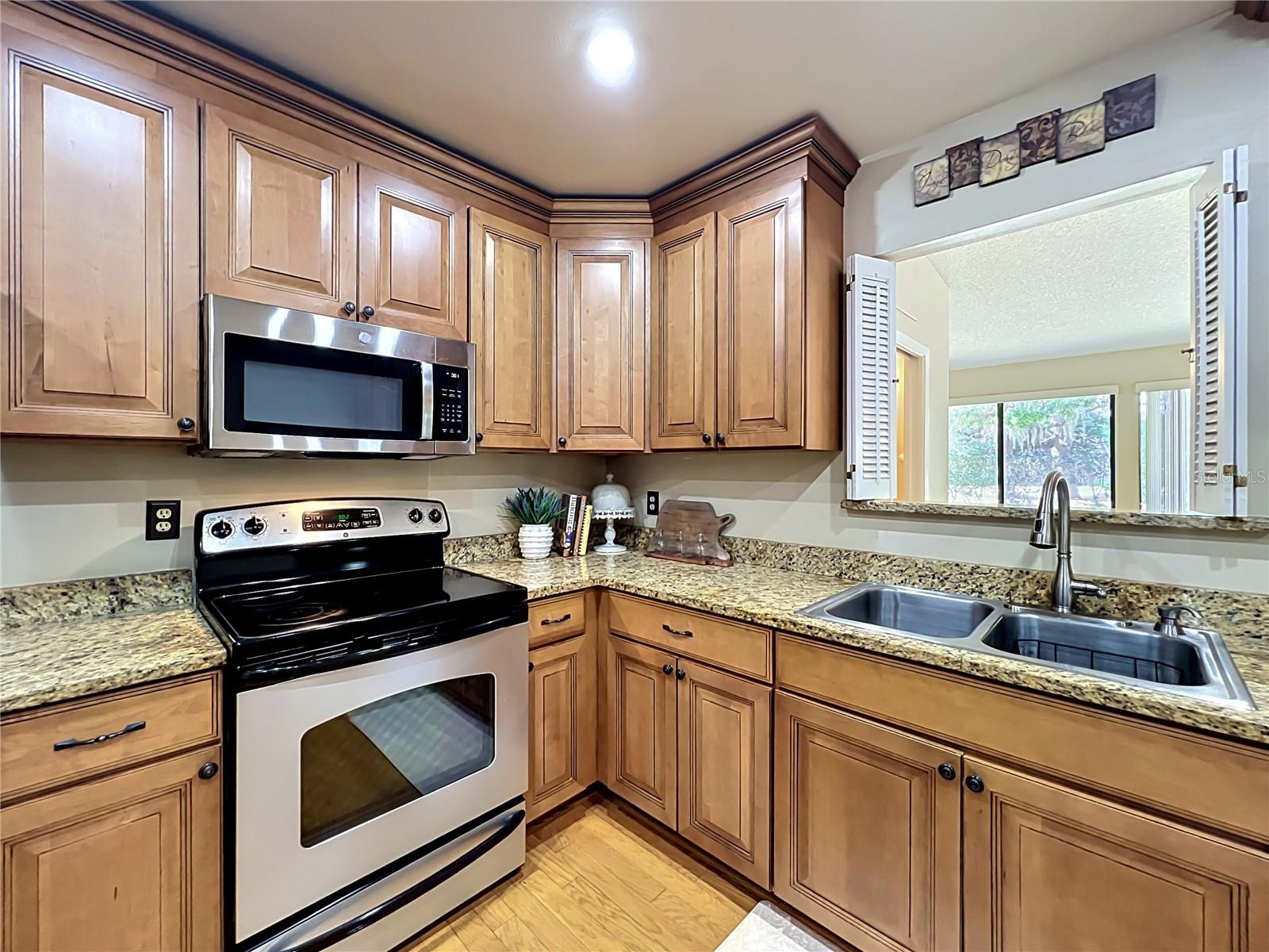 Image 33 of 97 For 944 Southridge Trail