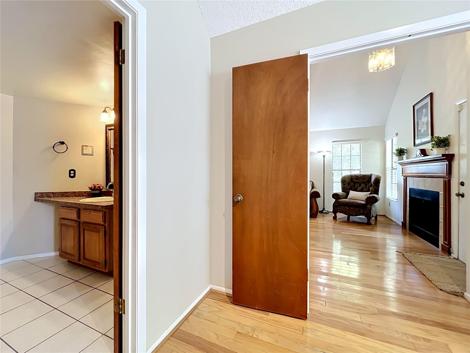 Image 40 of 97 For 944 Southridge Trail