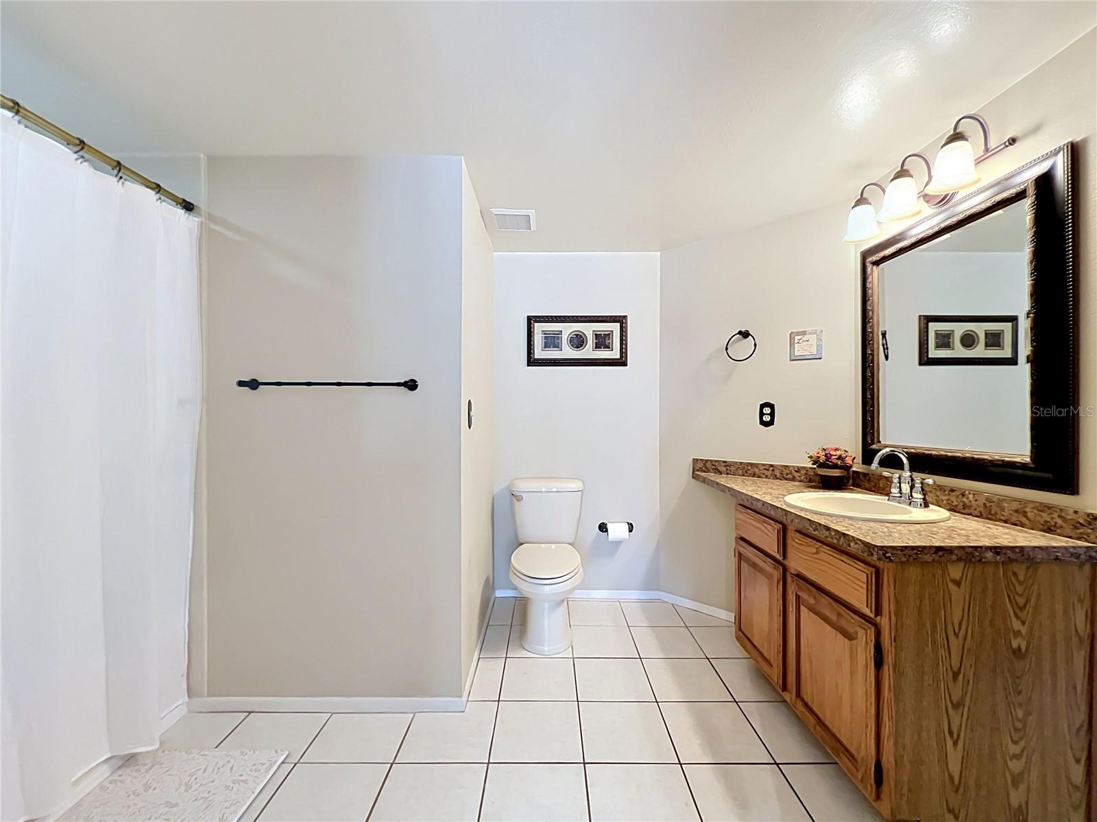 Image 43 of 97 For 944 Southridge Trail