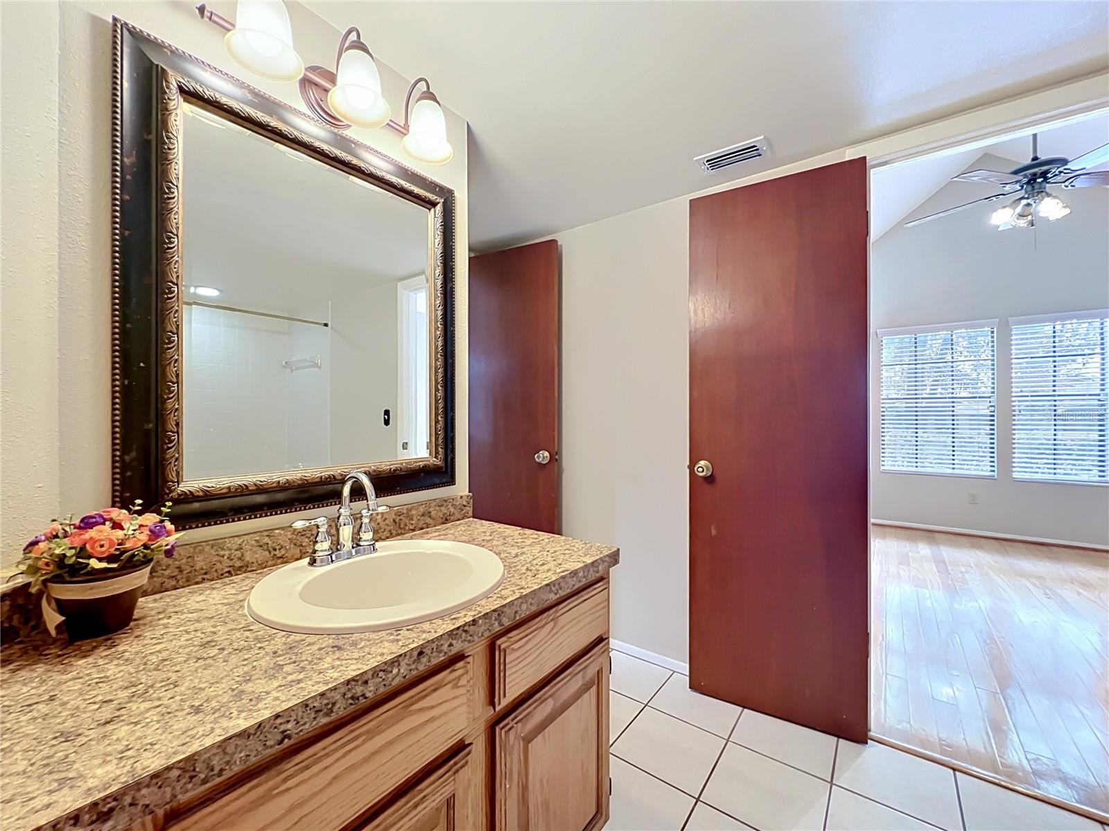 Image 47 of 97 For 944 Southridge Trail
