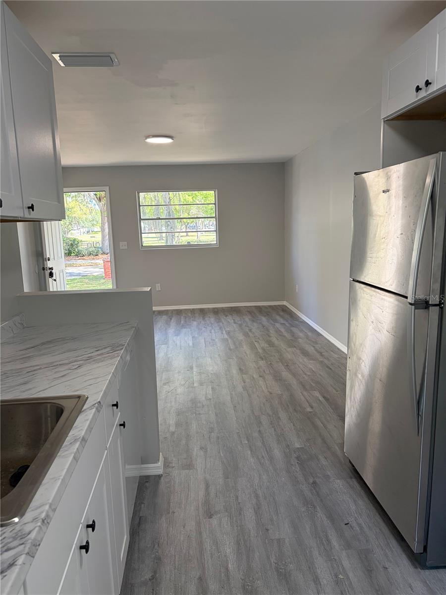Image 14 of 32 For 190 Ventris Avenue