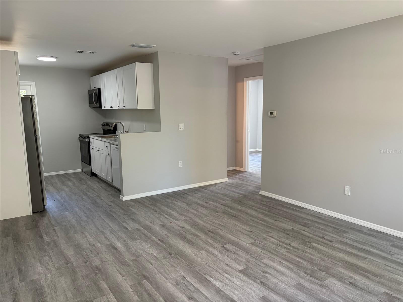 Image 17 of 32 For 190 Ventris Avenue