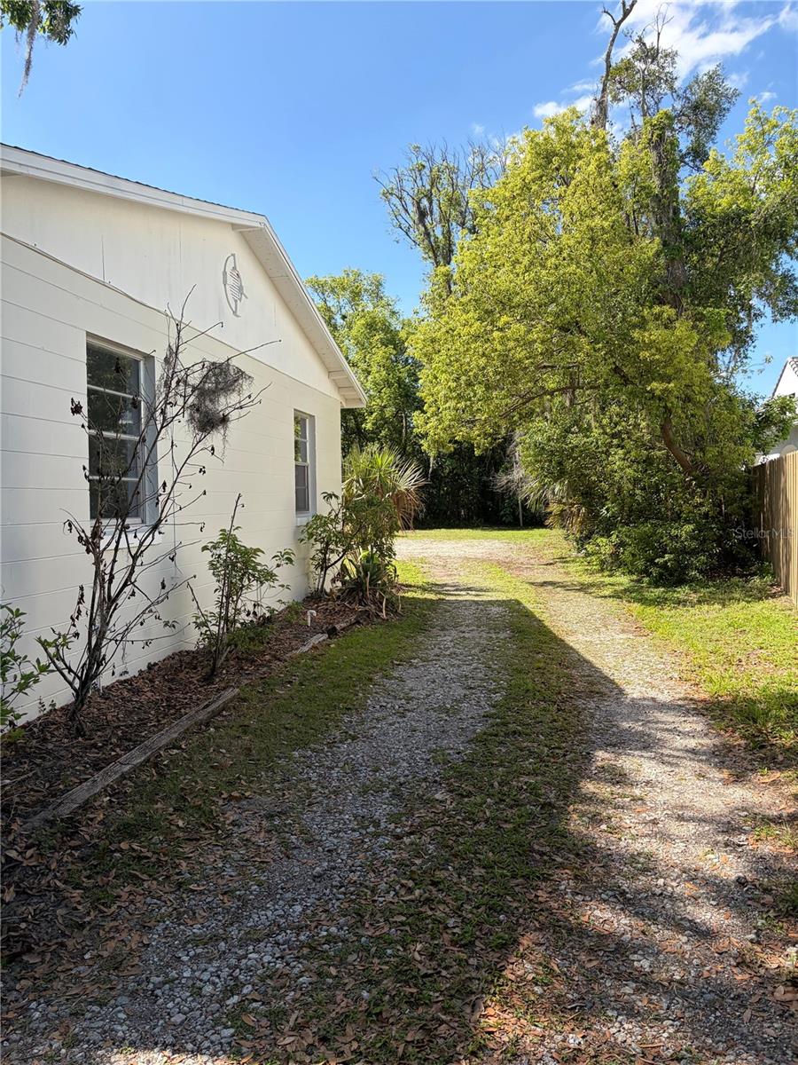 Image 32 of 32 For 190 Ventris Avenue