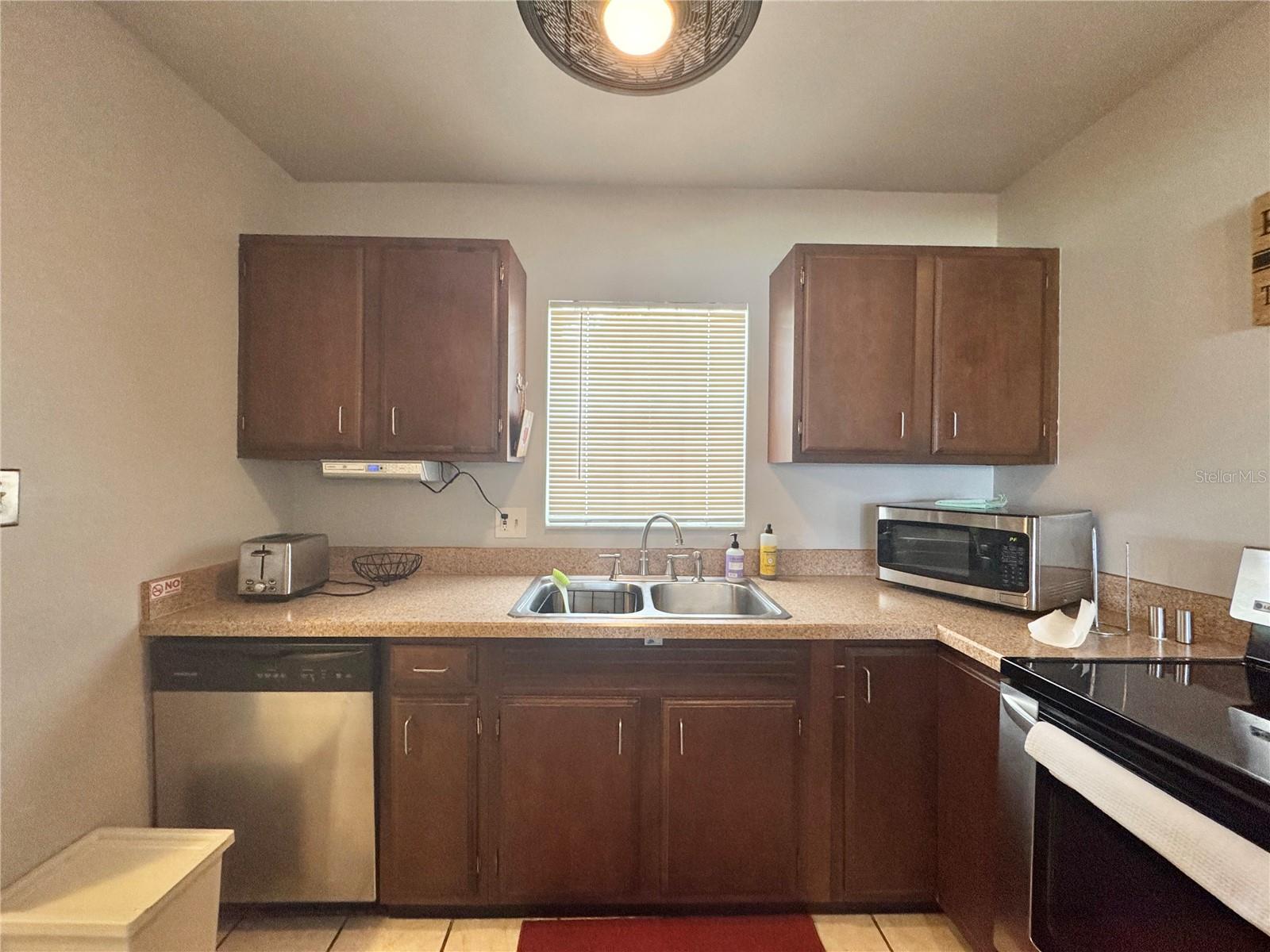 Image 13 of 28 For 1106 Villa Lane 81