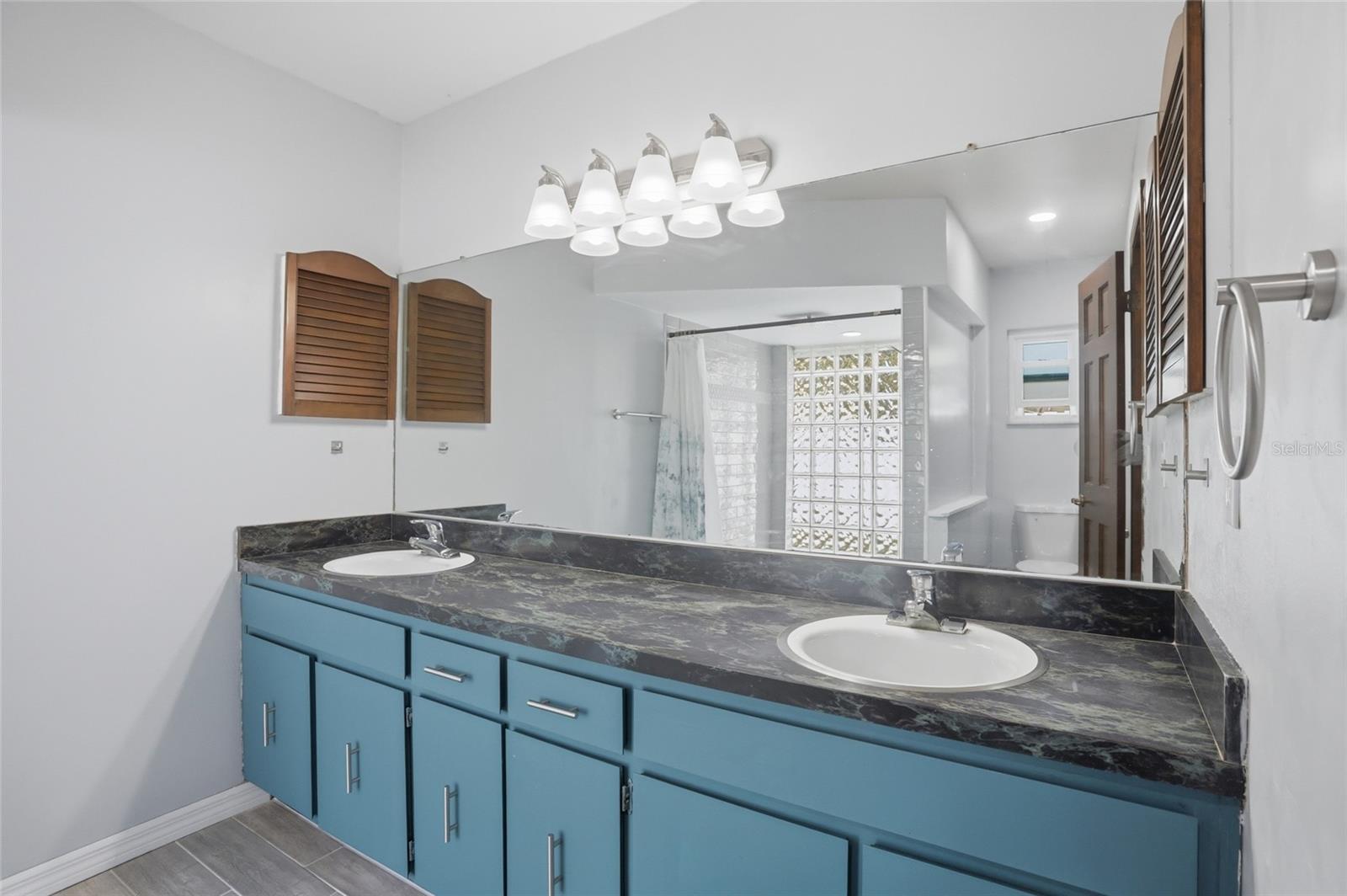 Image 20 of 67 For 608 Ponderosa Drive