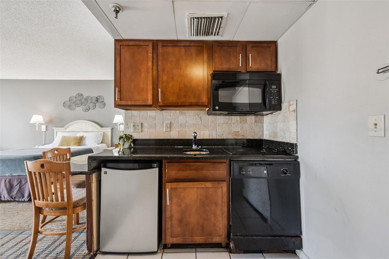 Image 7 of 16 For 6165 Carrier Drive 3212