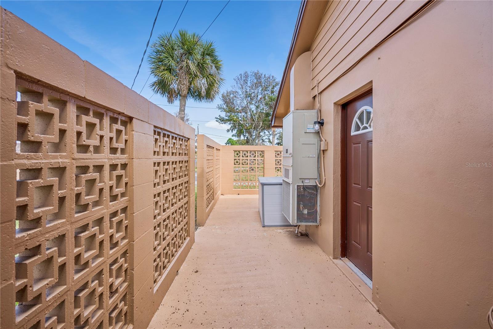 Image 16 of 28 For 516 B St  