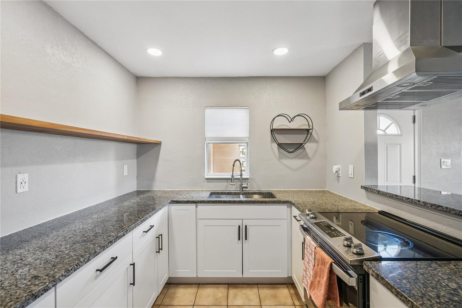 Image 8 of 28 For 516 B St  