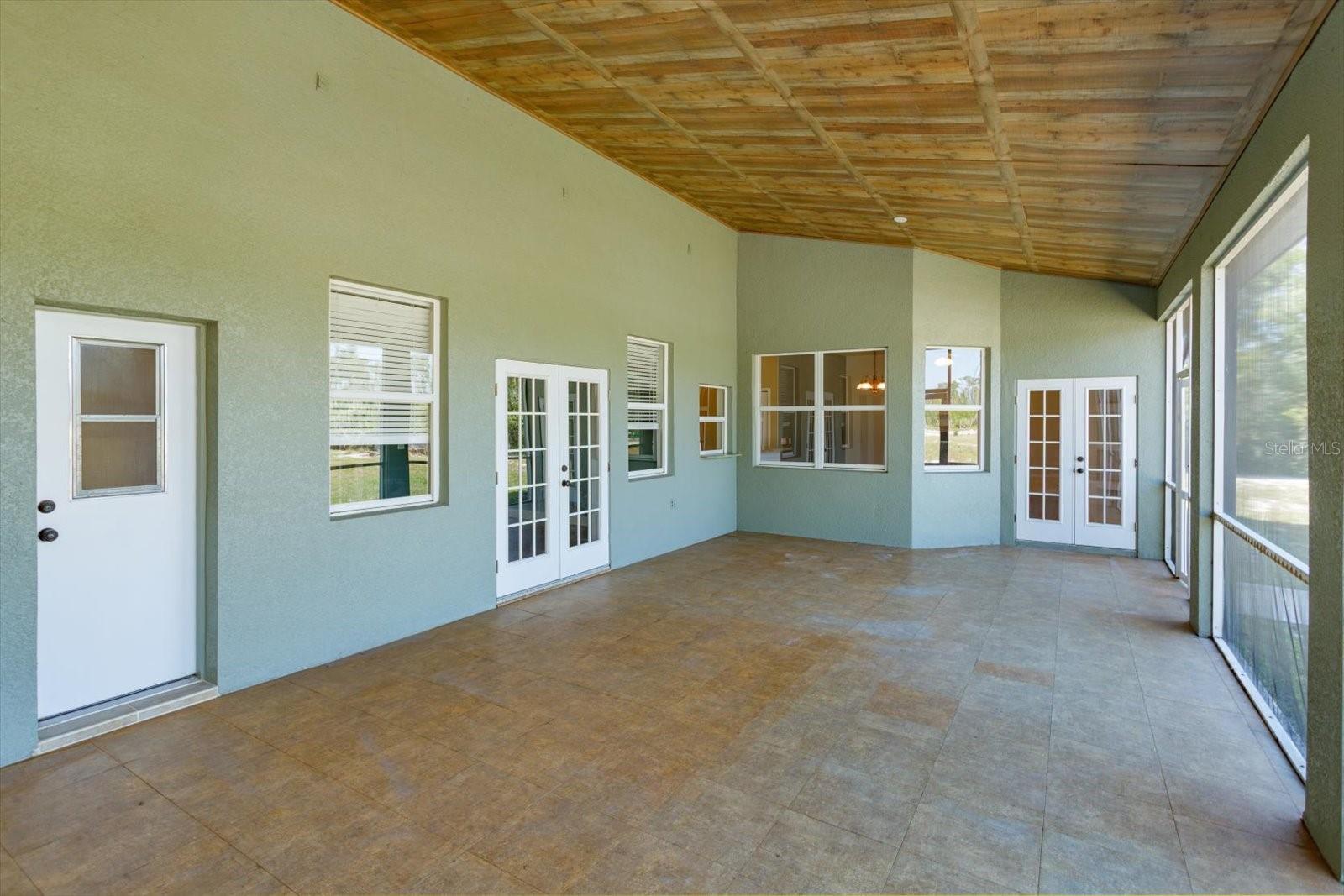 Image 4 of 34 For 3335 Riverhead Drive