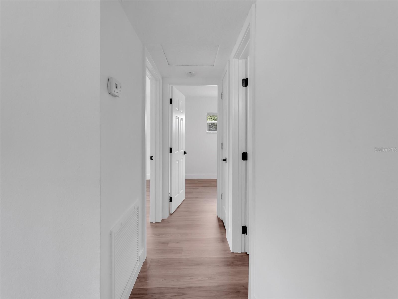 Image 19 of 34 For 900 Jamela Drive