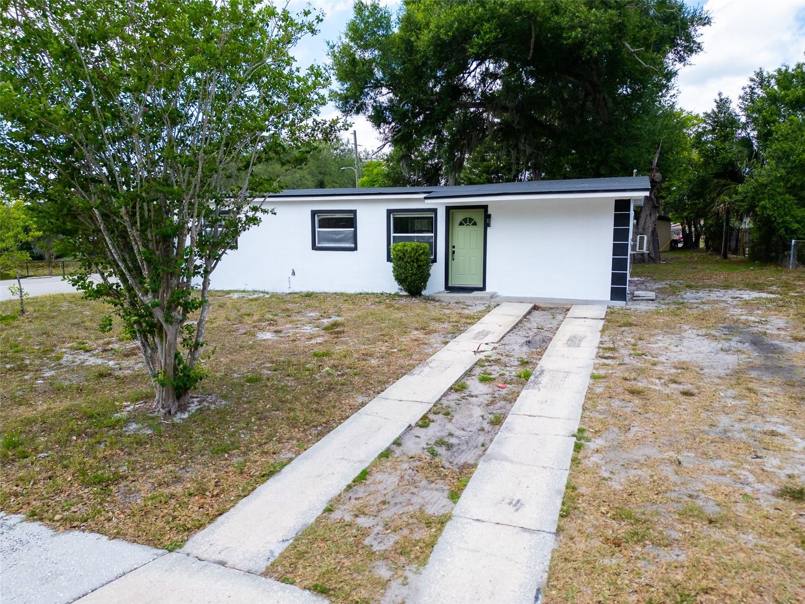 Image 21 of 34 For 900 Jamela Drive