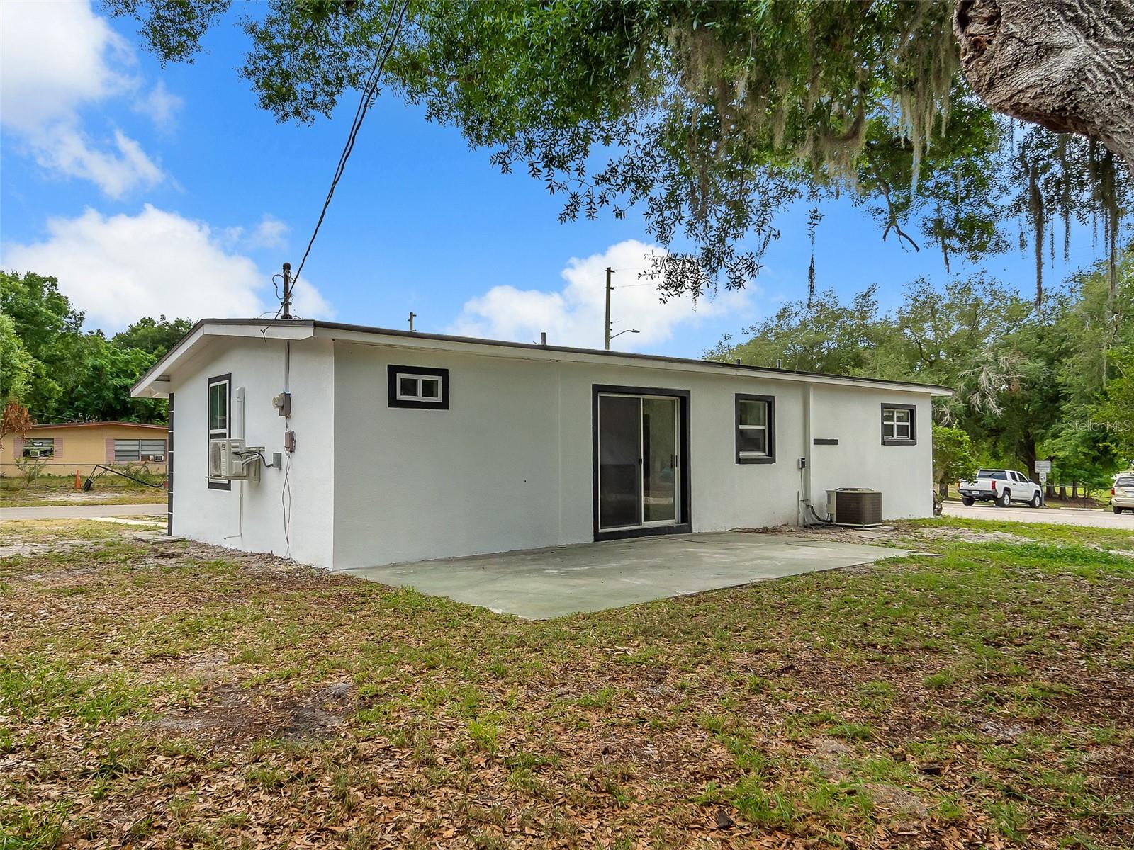 Image 24 of 34 For 900 Jamela Drive