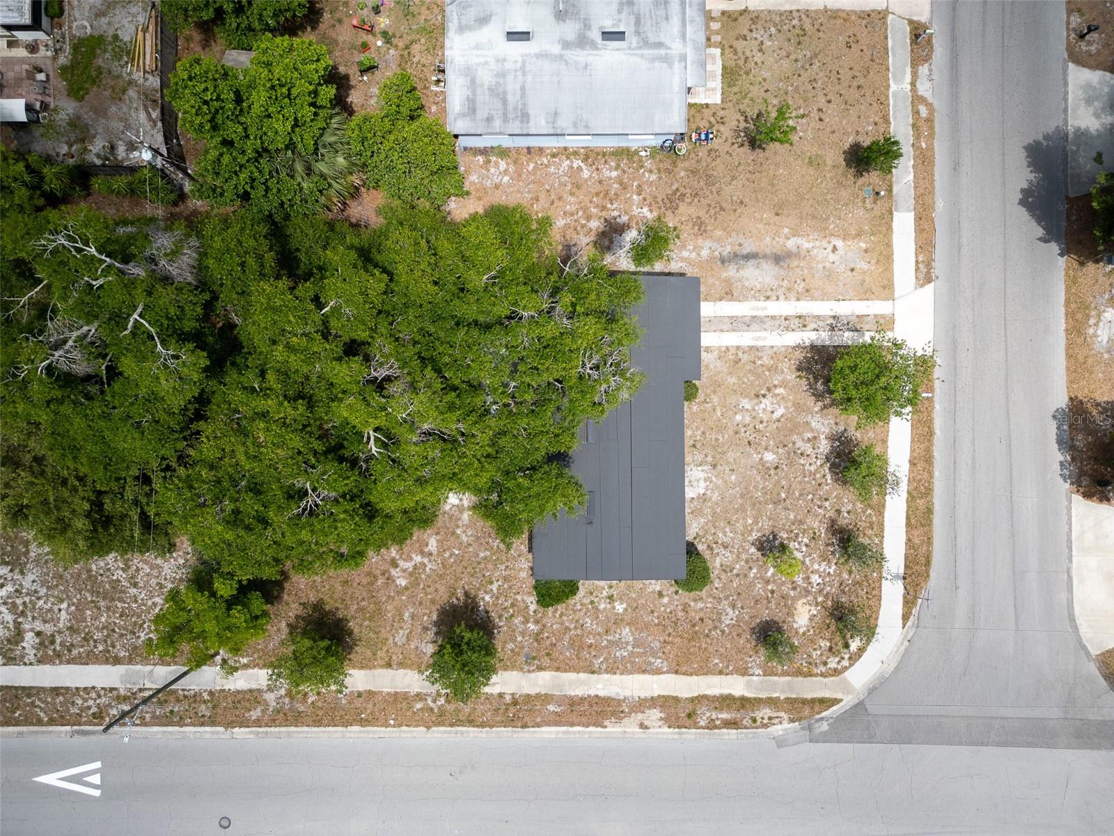 Image 28 of 34 For 900 Jamela Drive