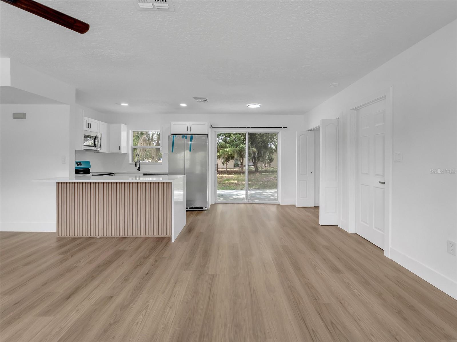 Image 4 of 34 For 900 Jamela Drive