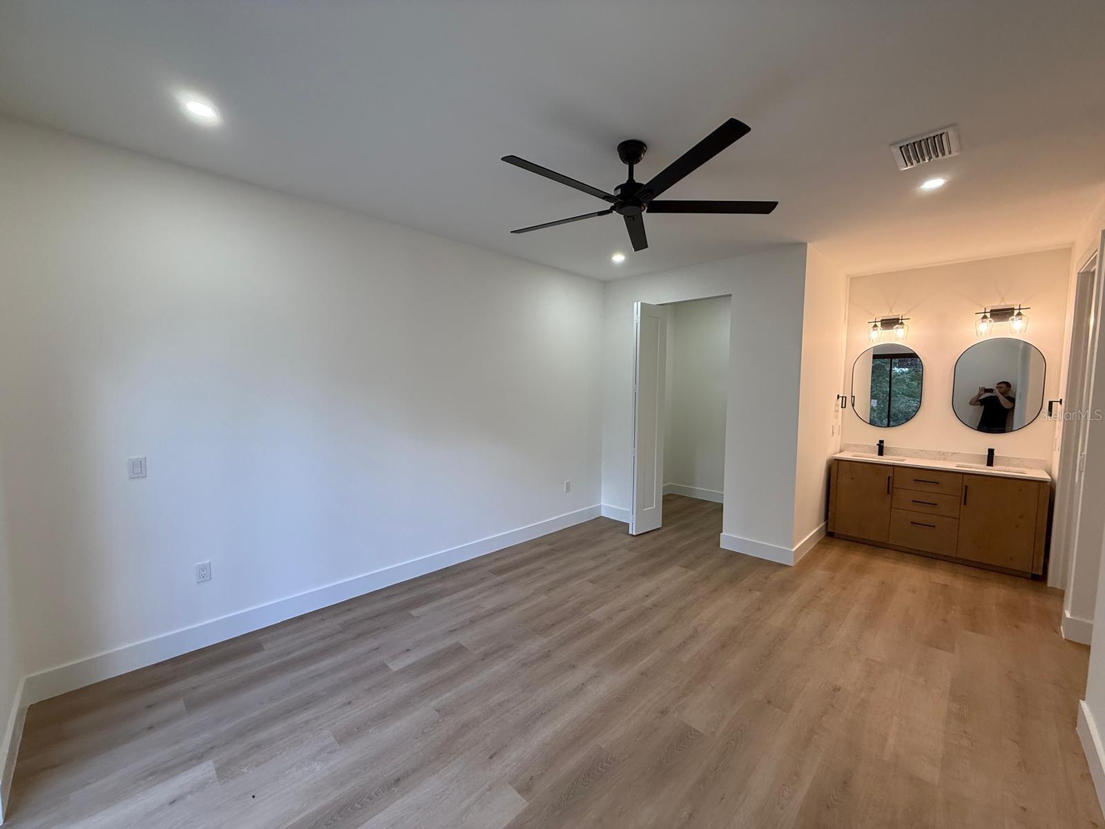 Image 14 of 19 For 1034 Alcalde Street E
