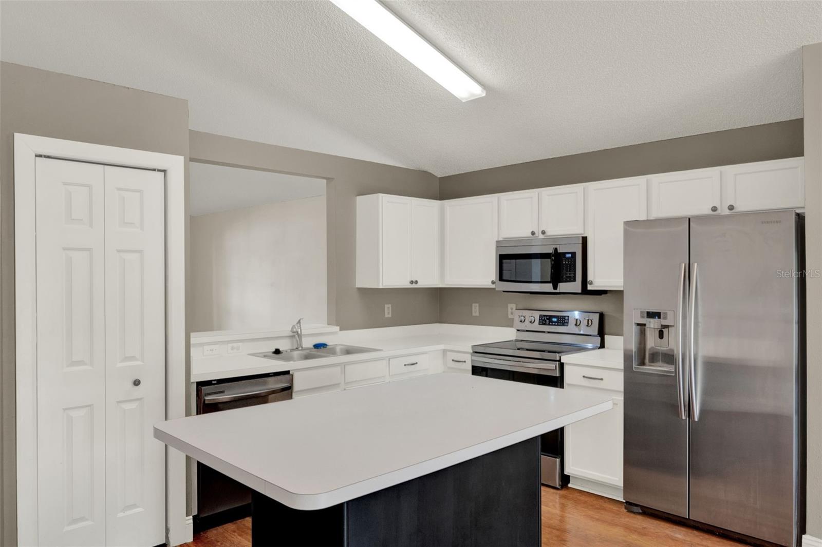 Image 5 of 20 For 4406 Brookstone Court