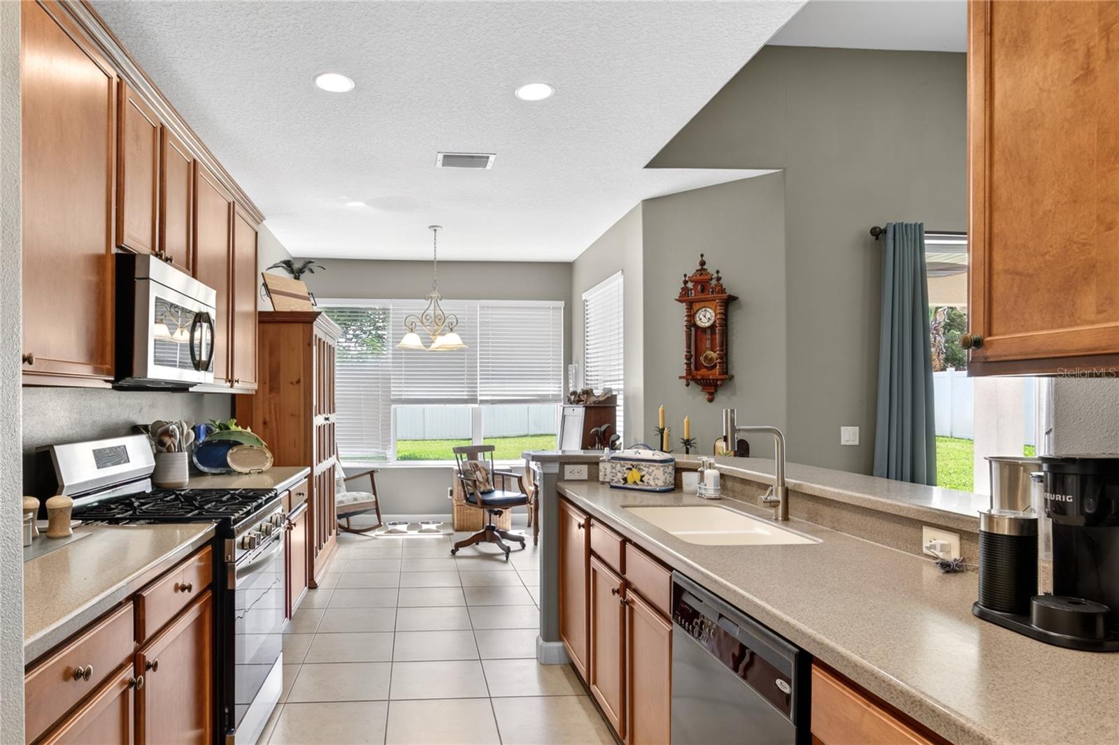 Image 13 of 39 For 36806 Winfield Court