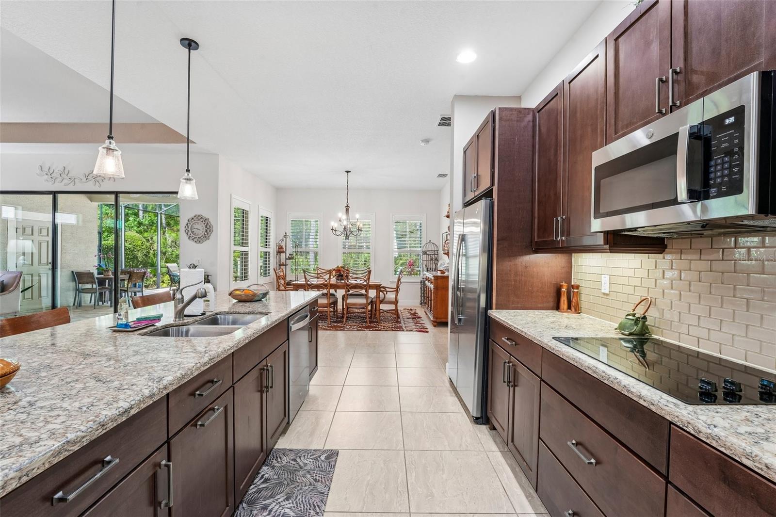 Image 13 of 45 For 648 Southlake Drive