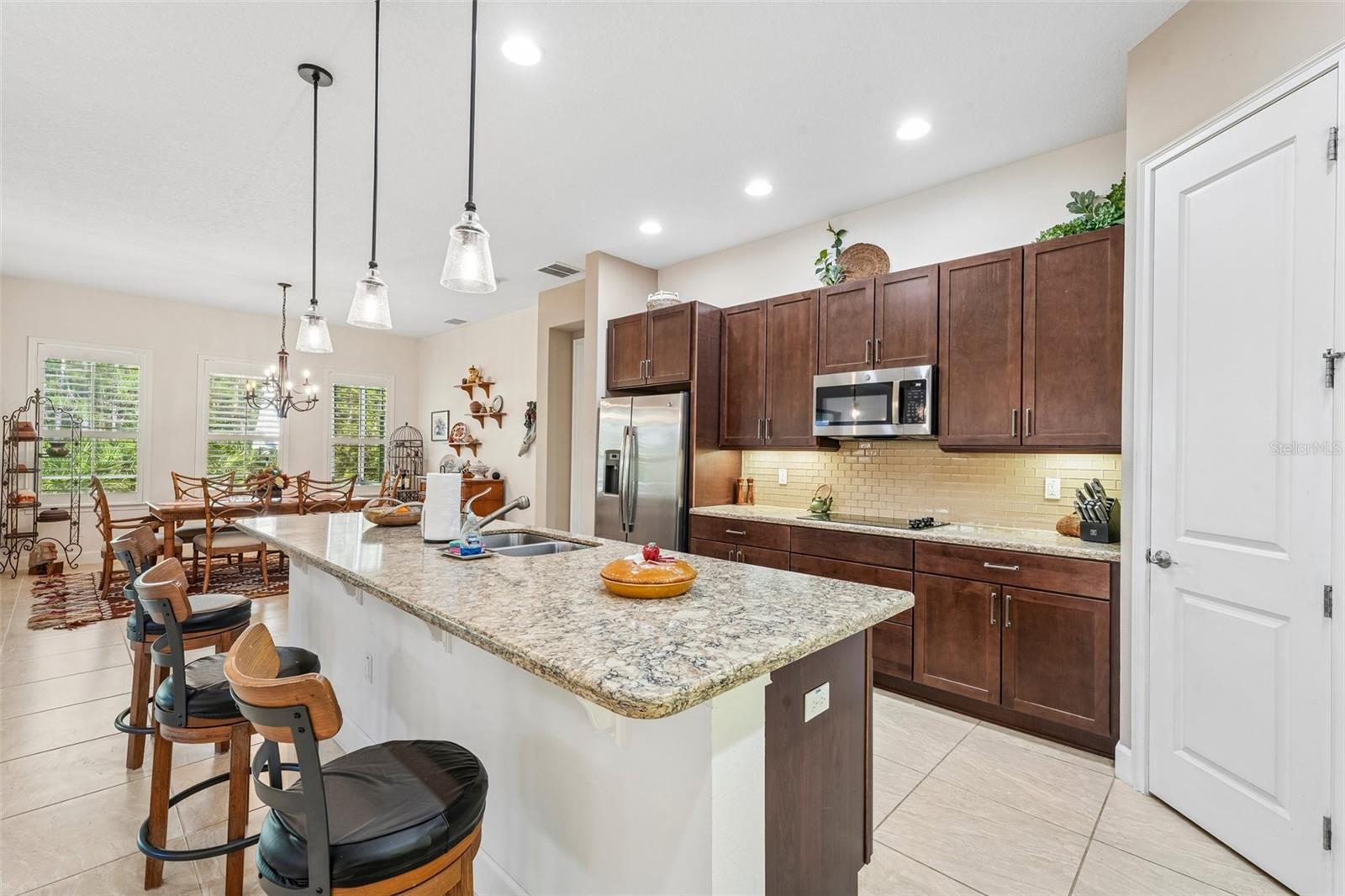 Image 15 of 45 For 648 Southlake Drive