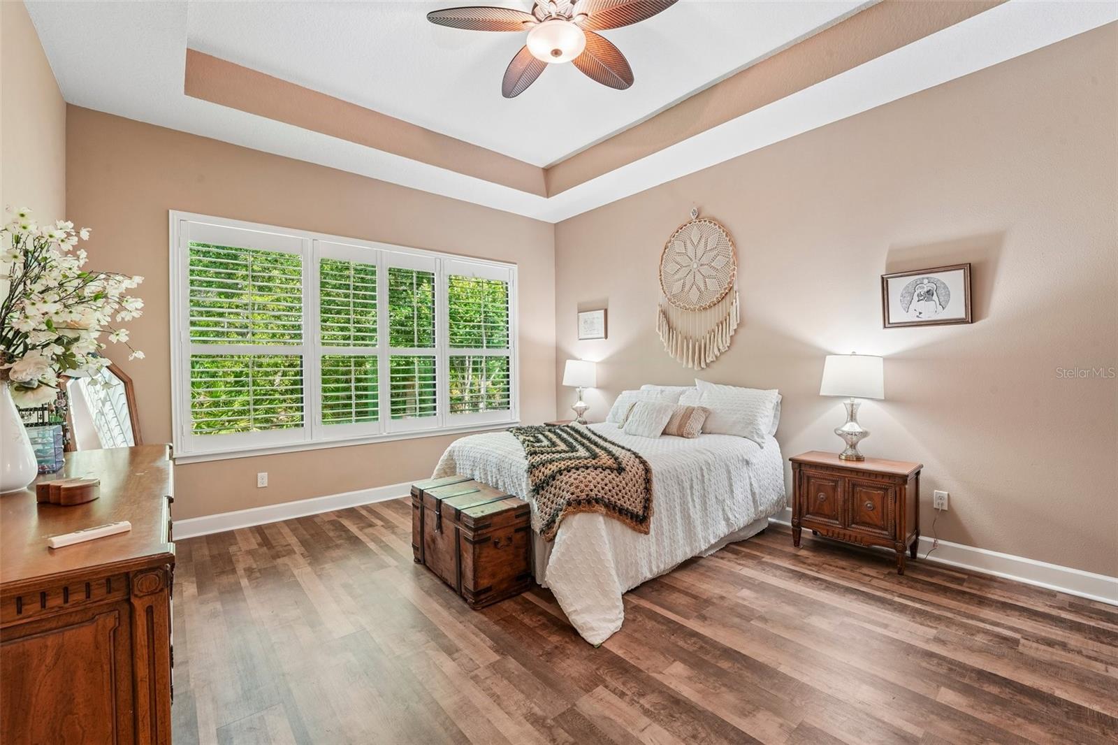 Image 16 of 45 For 648 Southlake Drive