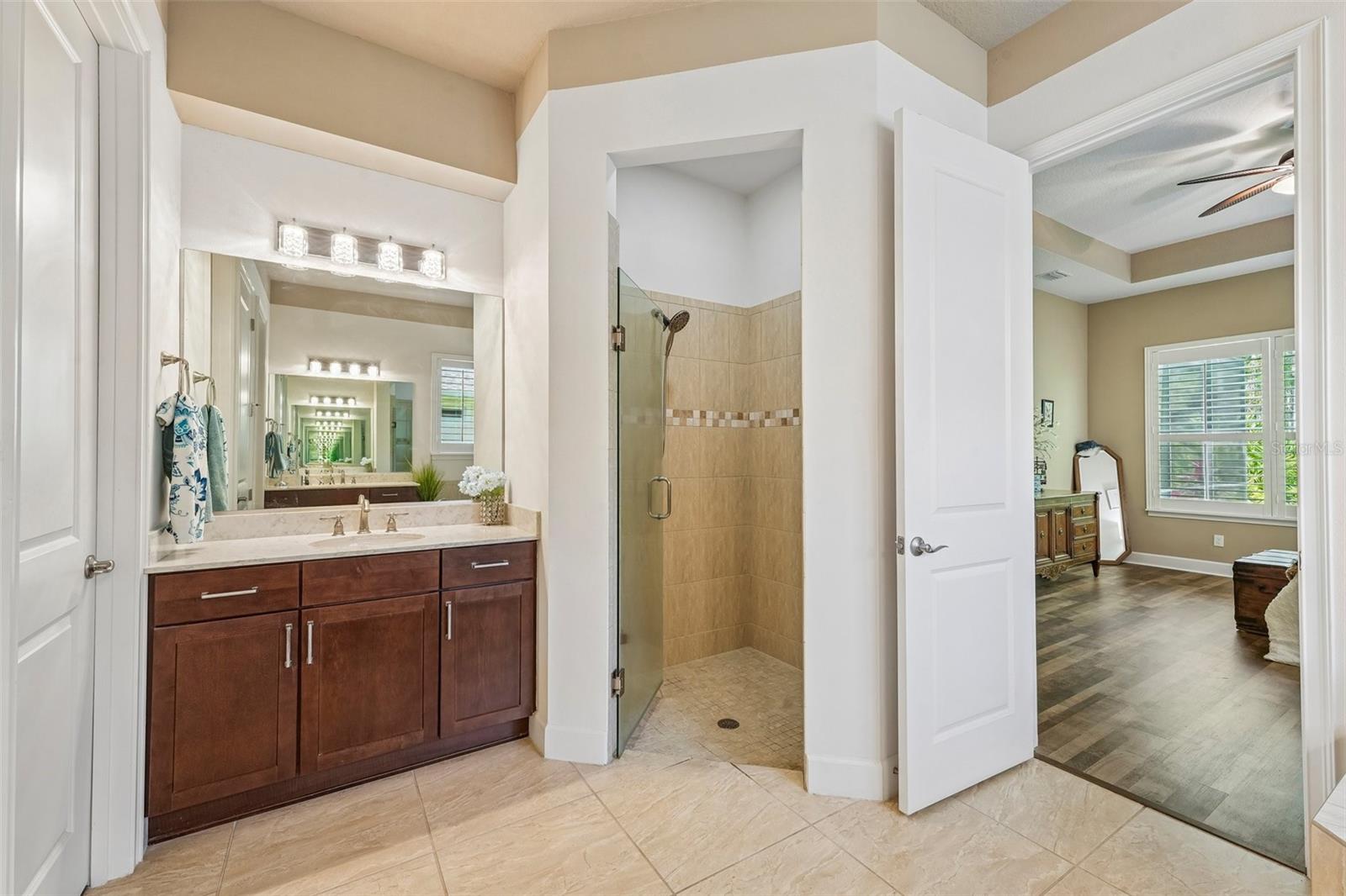 Image 17 of 45 For 648 Southlake Drive