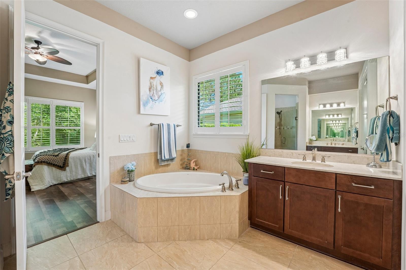 Image 18 of 45 For 648 Southlake Drive