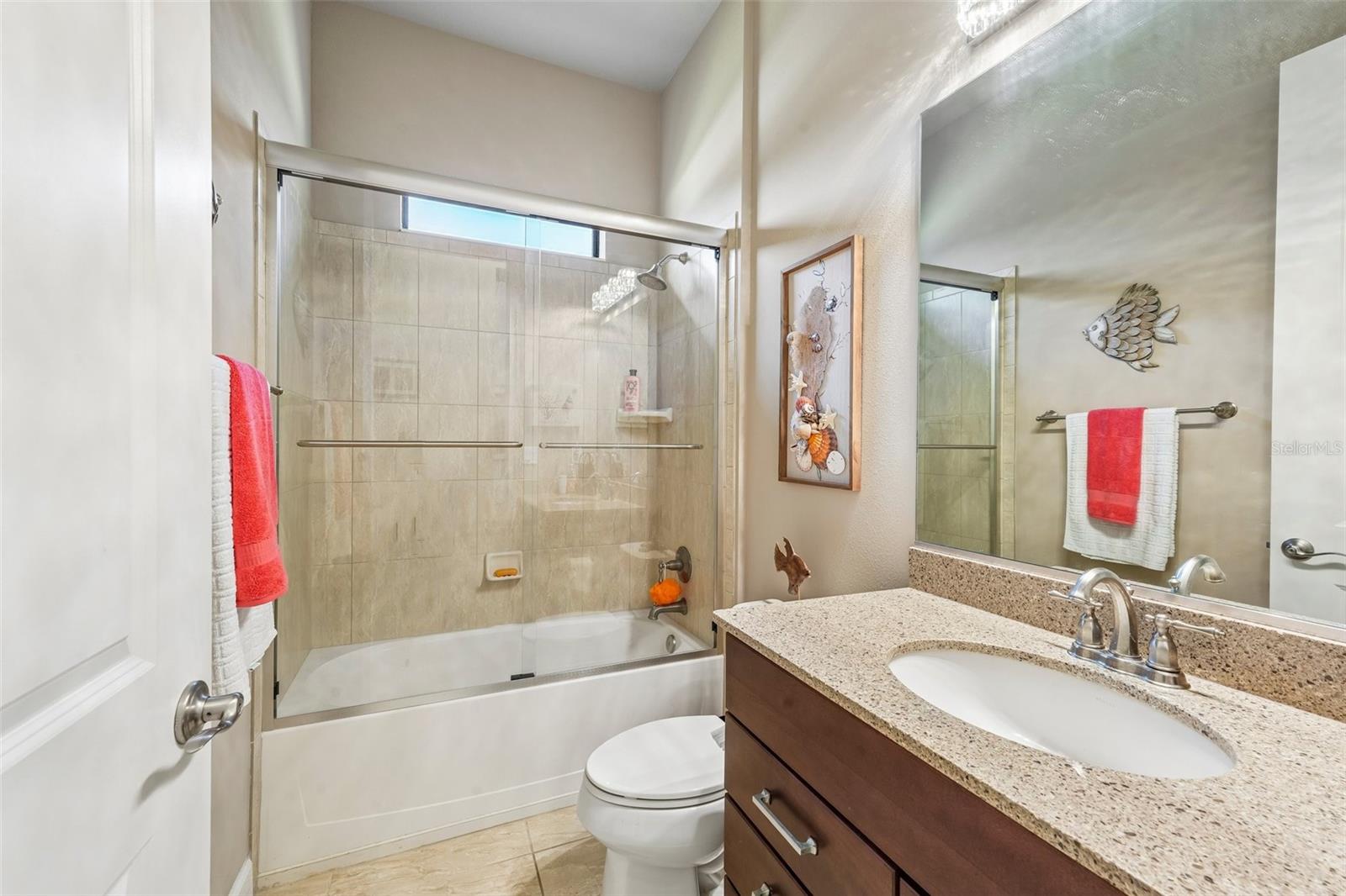 Image 21 of 45 For 648 Southlake Drive