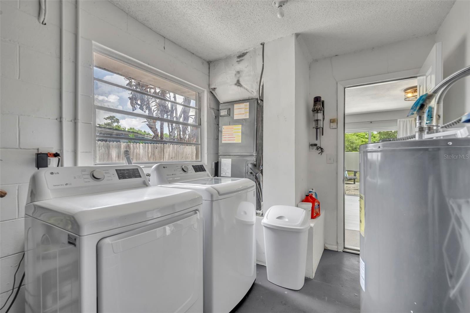 Image 22 of 29 For 775 Woodside Road