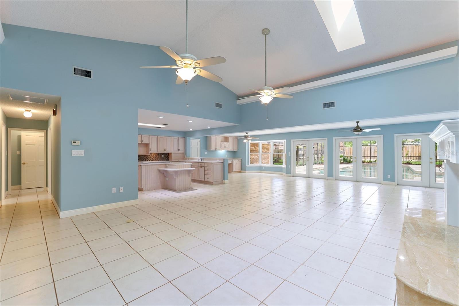 Image 11 of 75 For 14001 Country Estate Drive
